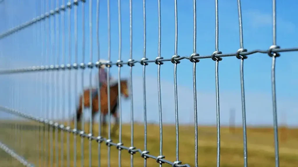 how to build a wire horse fence